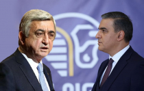 Կարծում եմ՝ Արման Թաթոյանը ճիշտ կանի պարոն Սարգսյանին iPad նվիրի, իսկ Աշոտյանն էլ դրա կարգավորումները տեղը բերի և Սարգսյանին համատեղ ջանքերով ուղեկցեն բանավեճի․ Ալեքսանյան