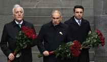 Փաշինյանն ու բարձրաստիճան այլ պաշտոնյաներ հարգանքի տուրք մատուցեցին Հայոց ցեղասպանության զոհերի հիշատակին  