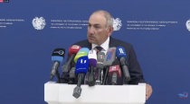 Նիկոլ Փաշինյանը պատասխանում է լրագրողների հարցերին