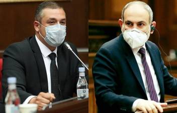 Ղազագրի հիման վրա գործող անձանց վզներից ժողովուրդը բռնելու է, դուրս է շպրտելու. Փաշինյանը՝ Ուրիխանյանին (տեսանութ)