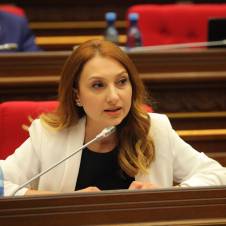 Բանակի հզորացմանը և ժողովրդավարության ամրապնդմանը միտված մեր պետության քայլերը  խուճապ են առաջացնում Ադրբեջանի նախագահի մոտ. Մակունց