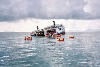 Բանգլադեշում լաստանավ է ջրասույզ եղել