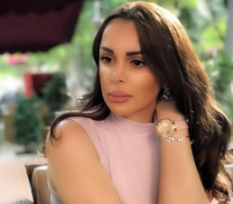 «Հաճելի զբոսանք». Ալինա Մարտիրոսյանի ու ամուսնու լուսանկարը Երեւանի կենտրոնից