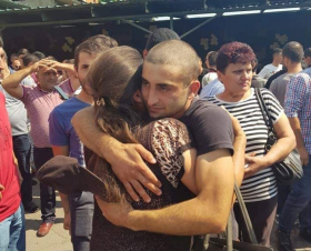 Ծնողները որդիներին ճանապարհում են ծառայության. Հուզիչ տեսանյութեր