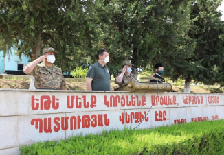 Ջալալ Հարությունյանն առանձնազրույց է ունեցել նորակոչիկների հետ