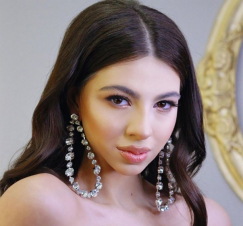 «Երջանիկ եմ, որ ունեմ քեզ». Սոֆի Դեւոյան կրտսերի ջերմ շնորհավորանքը տատիկին