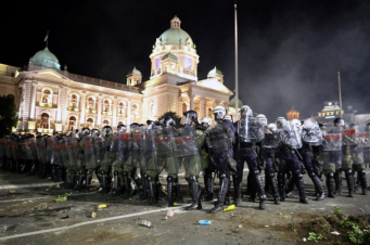 Սերբիայում բողոքի ցույցեր են սկսվել նաև այլ քաղաքներում, տուժել են լրագրողներ. РИА Новости