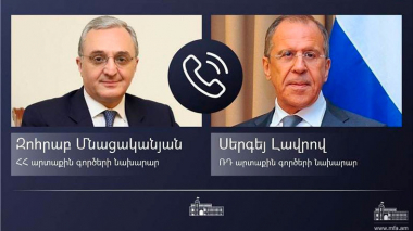 Զոհրաբ Մնացականյանը հեռախոսազրույց է ունեցել Սերգեյ Լավրովի հետ