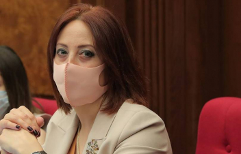 Պատգամավոր Գայանե Աբրահամյանը կորոնավիրուսի հետագա բուժումը  շարունակում է տանը