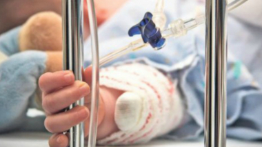 Ծայրահեղ ծանր վիճակում «Սուրբ Աստվածամայր» բկ տեղափոխված երեք ամսական փոքրիկը գիտակցության է եկել, շնչում է ինքնուրույն