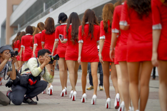 Կամբոջայում ցանկանում են արգելել կանանց կարճ և թափանցիկ հագուստ կրել