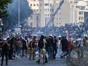 Բեյրութում ցուցարարները գրավել են Լիբանանի ԱԳ եւ էկոնոմիկայի նախարարությունների շենքերը