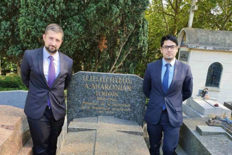 Հարգանքի տուրք Սևրի պայմանագիրը ստորագրած Ավետիս Ահարոնյանի հիշատակին