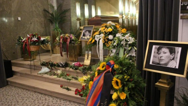 Հրաժեշտ Դանա Մազալովային՝ «Արի՛, իմ սոխակ»ի հնչյունների ներքո