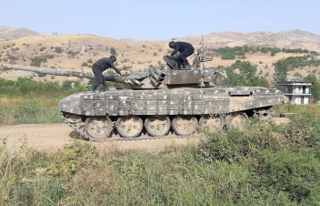 Տանկային ստորաբաժանումների զինծառայողներն անցկացրել են մեքենավարման պարապմունք