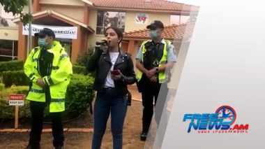 Մաշա Մնջոյանի կատարումը Ադրբեջանի դեսպանատան առջև՝ Ավստրալիայում