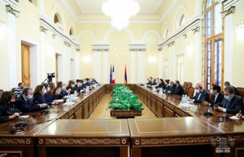 Պատգամավորների մի մասը ստորագրել է Արցախի ճանաչման վերաբերյալ հայտարարության նախագիծը