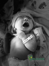 «Հայրս համբուրեց ճակատս ու մեկնեց առաջնագիծ՝ վերադառնալու խոստումով». լույս աշխարհ է եկել արցախցի Ռոմանը