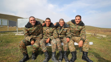 Չորսով խոցել են հակառակորդի մարդուժը տեղափոխող 6 «փիքափ». Շ Ստեփանյան