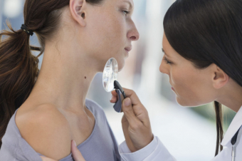 Ինքնազննման պարզ մեթոդ, որը թույլ կտա ինքնուրույն հայտնաբերել չարորակացող խալը