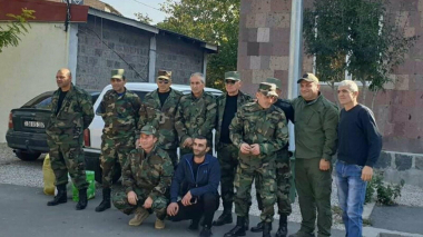 «Գառնիի կամավորական ջոկատ»-ը` Գառնի համայնքի ղեկավար Ահարոն Սահակյանի գլխավորությամբ անմնացորդ պահել են իրենց վստահված դիրքերը