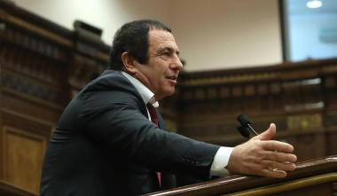 ԱԺ խորհուրդը քննարկում է Ծառուկյանին պատգամավորի մանդատից զրկելու հարցով ՍԴ դիմելու հարցը