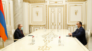 Նիկոլ Փաշինյանը կառավարությունում հանդիպում է ունեցել Սահմանադրական դատարանի նորընտիր նախագահ Արման Դիլանյանի հետ