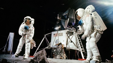 ՆԱՍԱ-ն մեկ դոլար կվճարի ամերիկյան ընկերությանը լուսնային ապար հավաքելու համար