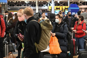 Լոնդոնցիները զանգվածաբար լքում են քաղաքը մինչև նոր սահմանափակումների ուժի մեջ մտցնելը