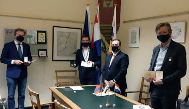 Նիդեռլանդների խորհրդարանի պատգամավորներին հանձնվեցին Հայաստանի Ազգային ժողովի պարգևները