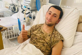 Մեր տղան լավ է. Նազելի Բաղդասարյանը տեսակցել է օրեր առաջ հակառակորդի կրակոցից վիրավորում ստացած զինծառայողին