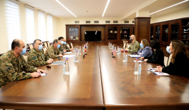 ԶՈՒ ԳՇ պետն ընդունել է ՀՀ-ում ԱՄՆ դեսպանին