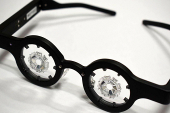 Ճապոնական ընկերությունը «խելացի ակնոց» է ստեղծել, որը կարող է բուժել կարճատեսությունը  