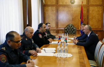 Ոստիկանության պետն ընդունել է Հայաստանում Բելառուսի արտակարգ և լիազոր դեսպանին (տեսանյութ)