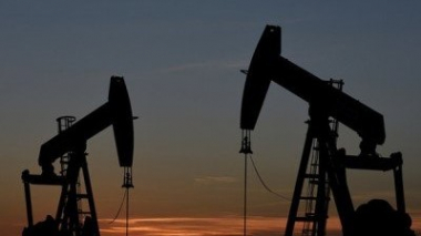 Սիրիայի իշխանությունները հայտարարել են, որ երկրի արեւելքում արդյունահանվող գրեթե ամբողջ նավթը թալանվում է