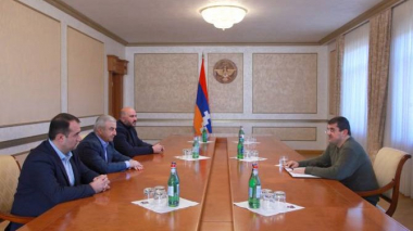 Արայիկ Հարությունյանն Արցախի ԱԺ խմբակցությունների հետ քննարկել է պատերազմի հետևանքով ստեղծված իրավիճակը