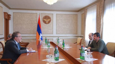 Արցախի նախագահն ընդունել է բարերար Ալեք Բաղդասարյանին