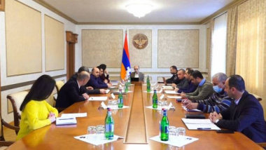 Արցախի նախագահի աշխատակազմում քննարկել են պատերազմով պայմանավորված իրավական հիմնախնդիրների լուծումները