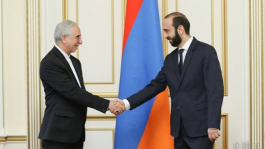 Իրանը չի կարող ձեռնպահ մնալ Արցախի հարցում դիրքորոշում արտահայտելուց. Արարատ Միրզոյան