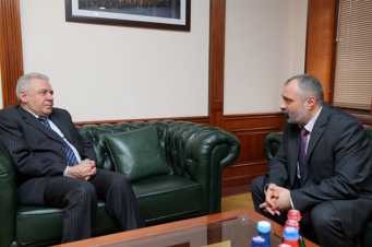 Դավիթ Բաբայանը հանդիպել Վաղարշակ Հարությունյանի հետ․ քննարկվել են Արցախում անվտանգության ապահովմանը և խաղաղապահ առաքելությանը վերաբերող հարցեր