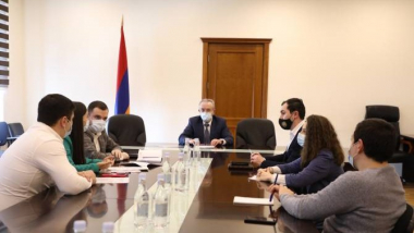 ԿԳՄՍ նախարարն ընդունել է ԵՊՀ Ուսանողական գիտական ընկերության ներկայացուցիչներին