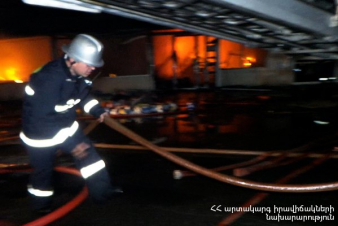 Խոշոր հրդեհ «Սուրմալու» տոնավաճառում. Դեպքի վայր է մեկնել 14 մարտական հաշվարկ եւ ավտոսանդուղք. Այստեղ է նախարարը (ֆոտո)