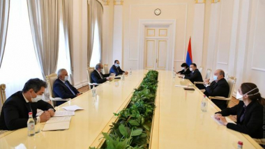 Արմեն Սարգսյանը հանդիպել է մի խումբ իրավաբանների և փաստաբանների հետ