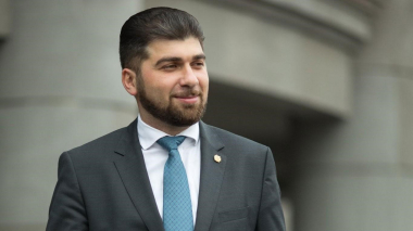 Ամենագեղեցիկ բանն աշխարհում մոր աչքերն են, թեկուզ միայն մայր ունենալու համար արժե աշխարհ գալ. Դ. Սանասարյան