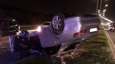 Ավտոմեքենան դուրս է եկել ճանապարհի երթևեկելի հատվածից և գլխիվայր շրջվել