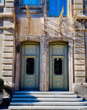 1890 թվականի շենքը՝ հյուրանոց Գյումրիում (լուսանկարներ)