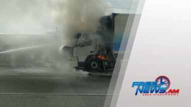Երևանի փողոցներից մեկում բեռնատար մեքենա է բռնկվել
