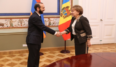 Արարատ Միրզոյանը Սանկտ Պետերբուրգում հանդիպել է Մոլդովայի խորհրդարանի նախագահ Զինաիդա Գրեչանիի հետ