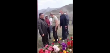 «Ներողություն եմ խնդրում երկրի վարչապետից»․ զոհվածի հորեղբոր արձագանքը՝ հերոսի շիրիմին վարչապետին մոտ չթողնելու կապակցությամբ