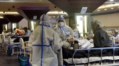 Հնդկաստանում 24 ժամում հայտնաբերվել է կորոնավիրուսի 300 հազարից ավելի նոր դեպք